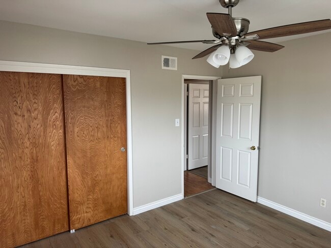 Foto del edificio - 2227 W Beverly Blvd