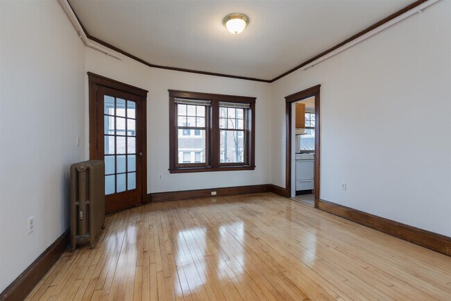Building Photo - 3 Linnaean St