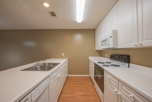 Building Photo - 2428 E University Dr