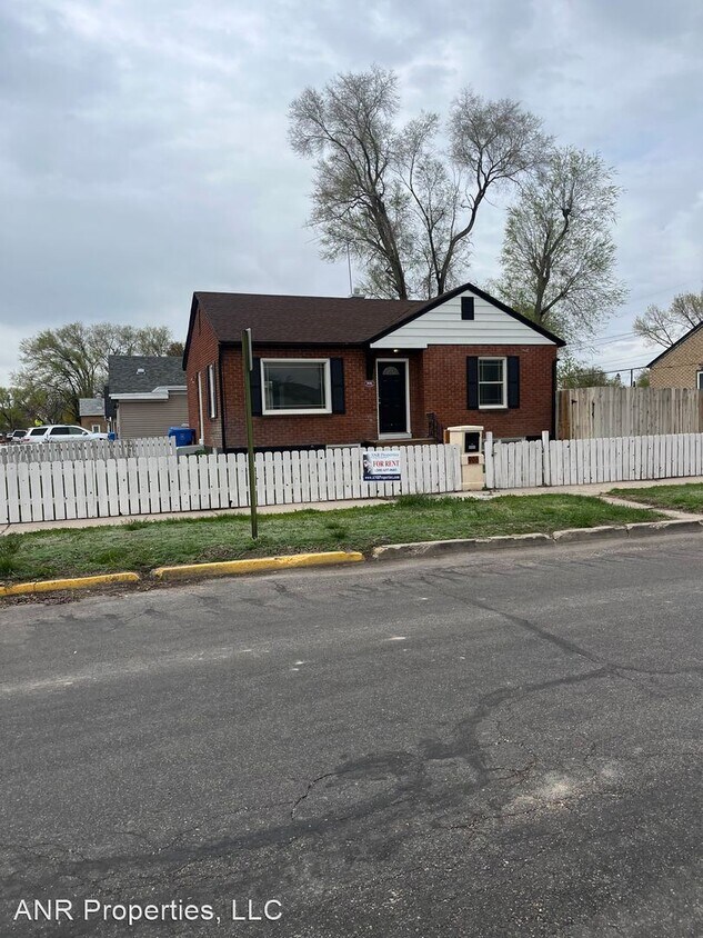 3 br, 1.5 bath House 906 E Wyeth St House Rental in Pocatello, ID