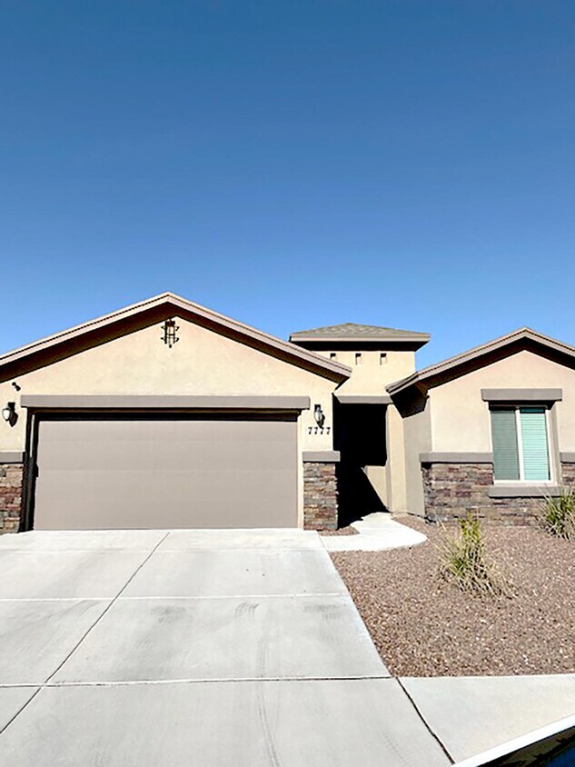 7777 Enchanted Ridge Dr, El Paso, TX 79911 House Rental in El Paso