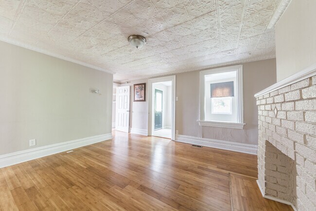 Foto del edificio - 986 E Warrington Ave