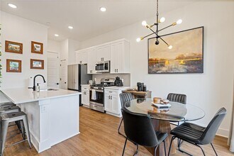 Building Photo - 1811 Webberville Rd