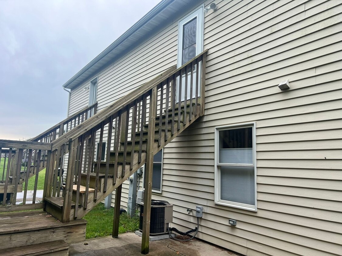 Primary Photo - 1537 Stonefield Dr