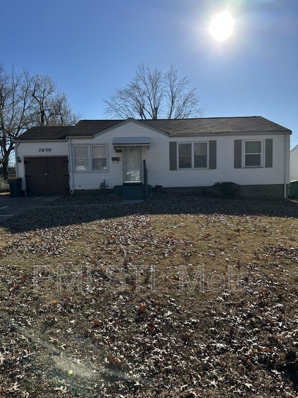 Primary Photo - 1230 Roxton Dr