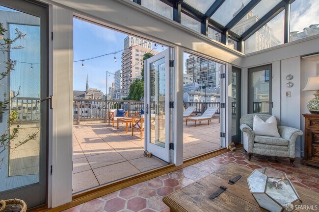 Foto del edificio - 1244 Washington St