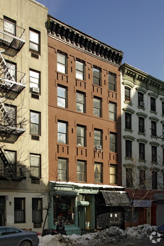 Primary Photo - 19 E 7th St