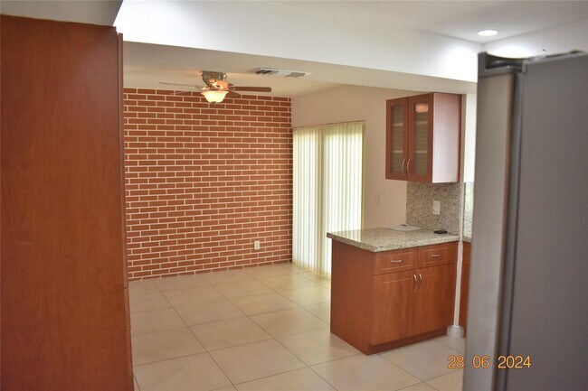 Foto del edificio - 4617 Washington St