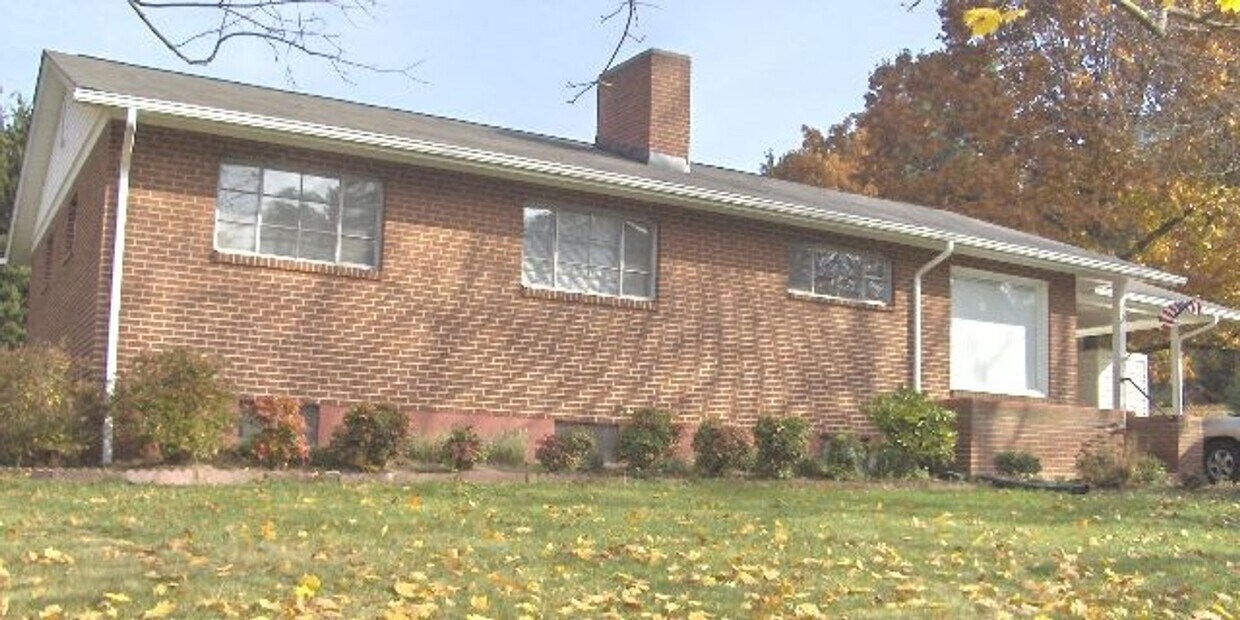 Primary Photo - * Re-rental available 7/22/25 * 3 Bedroom ...