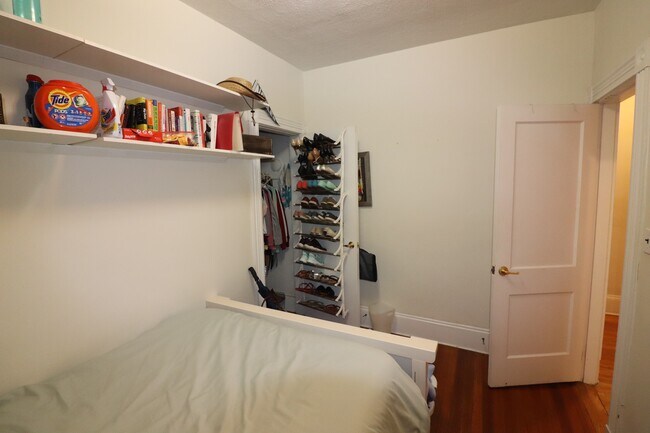 Foto del edificio - 1407 Beacon St