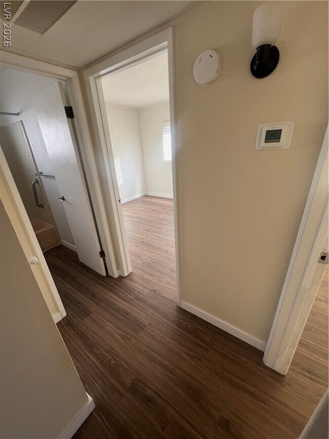 Building Photo - 820 A