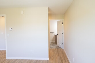 Building Photo - The Acres on Arrowhead
