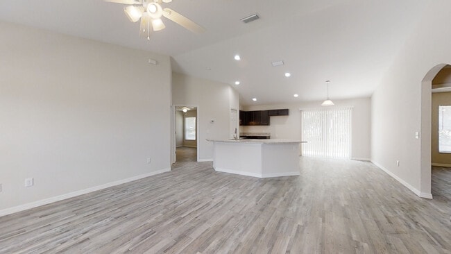 Building Photo - Coming Soon!  Reserve this 3/2 home in Inv...