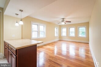 Building Photo - 2248 Bryn Mawr Ave
