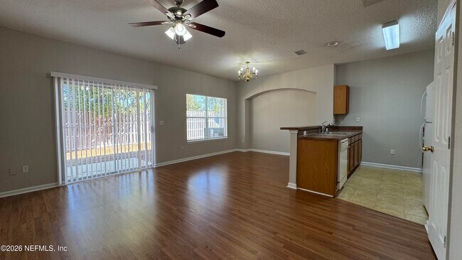 Foto del edificio - 5260 Collins Rd