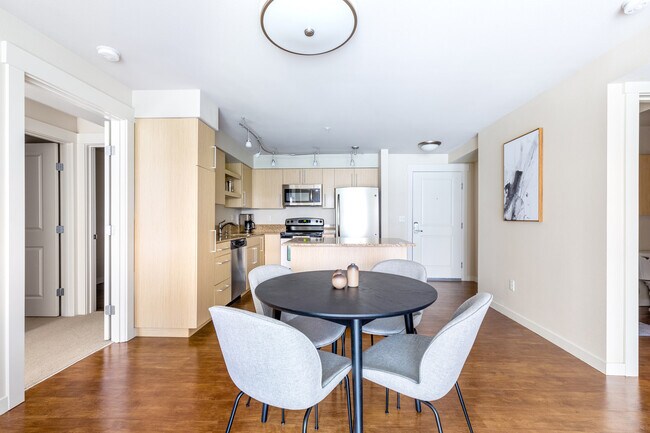 Foto del edificio - 215 10th Ave E