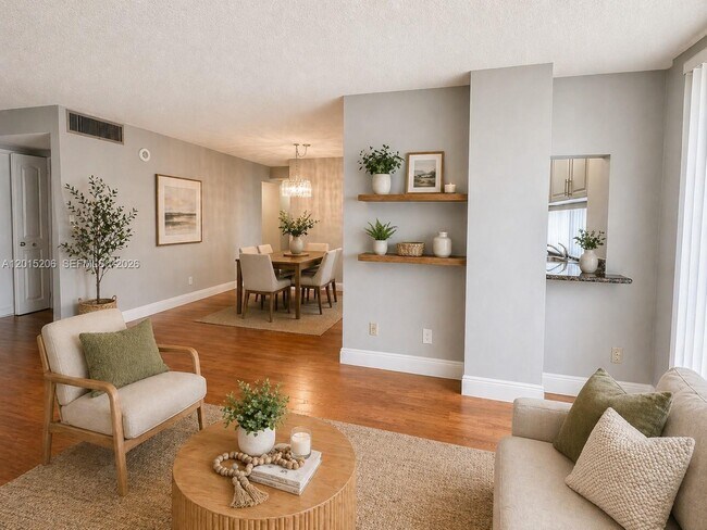 Foto del edificio - 17011 N Bay Rd