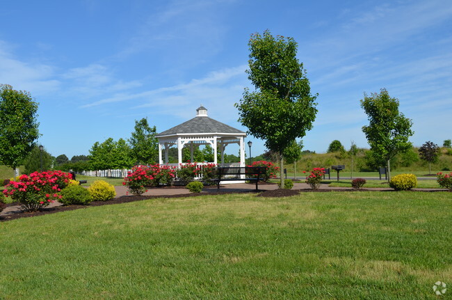 Private Gazebo BBQ Area - Ponds Edge