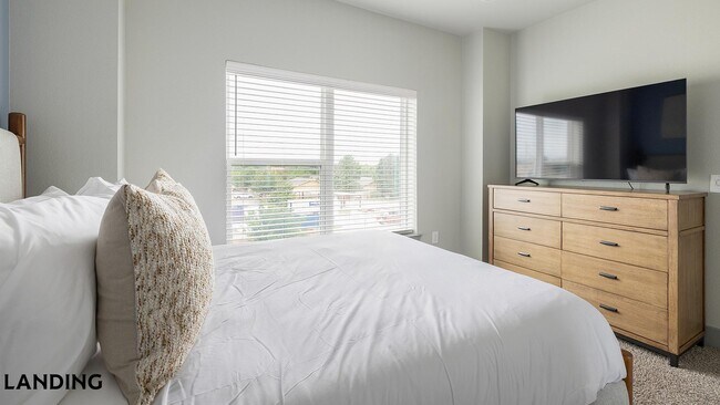 Foto del edificio - 2422 S Carrier Pkwy