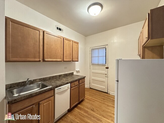 Foto del edificio - 4609 N Western Ave