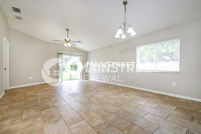 Foto del edificio - 3 Bedroom Pet-Friendly Home in Riverview, FL with Main Street Renewal