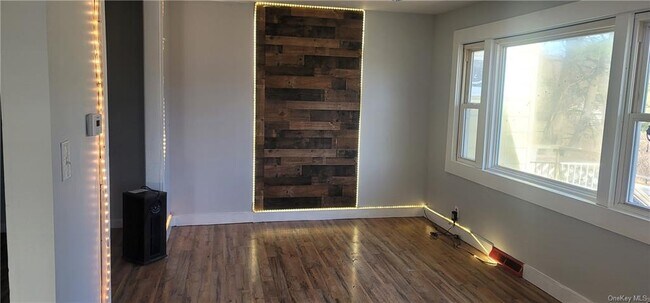 Building Photo - 2250 NY-302