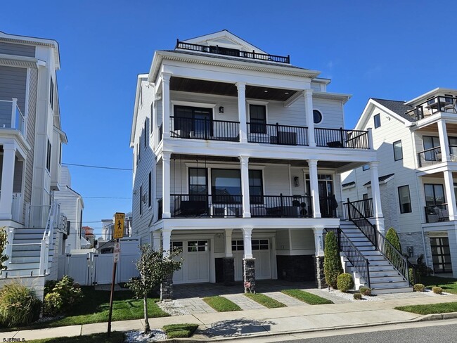 Building Photo - 102 S Essex Ave