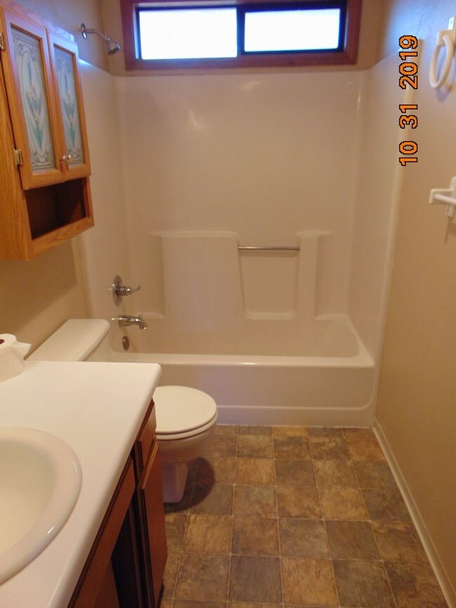 Building Photo - Northeast Medford 3-bedroom Home