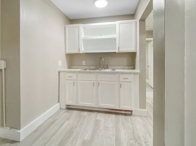 Foto del edificio - 104 S Beechtree St