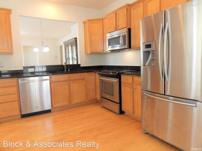 Building Photo - 2 br, 2 bath House - 742 Finnbar Dr