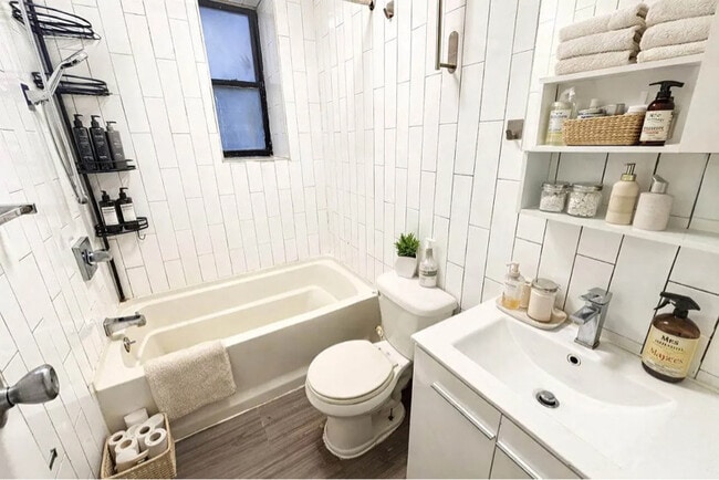 Building Photo - 480 Concord Ave