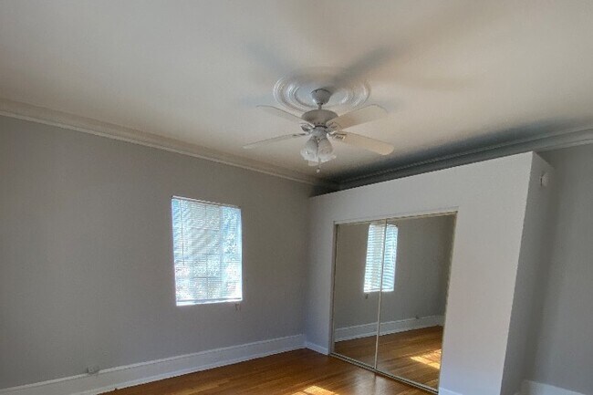 Foto del edificio - 834 Barnett St NE