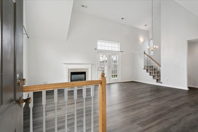 Foto del edificio - 3BR Townhouse | Main-Level Primary Suite | Gables at York County | Near Langley AFB & NASA