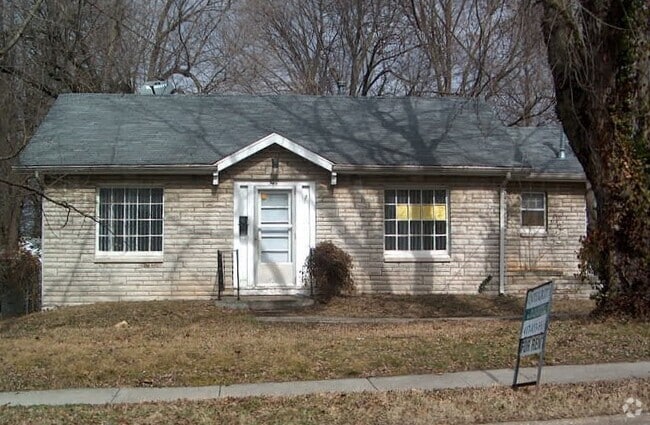 Building Photo - 517 W Minota St