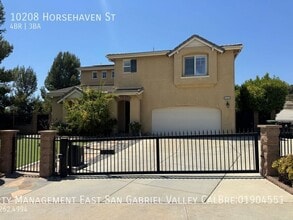 Building Photo - 10208 Horse Haven St