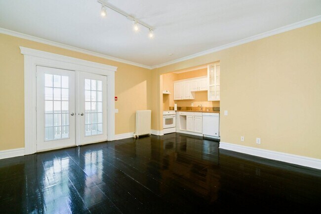 Photo du bâtiment - 1 Bedroom Suite on Spadina Rd. in the Annex
