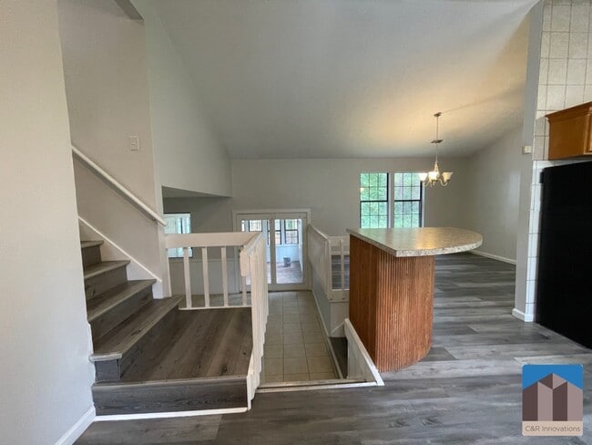 Foto del edificio - 1086 Riva Ridge Dr