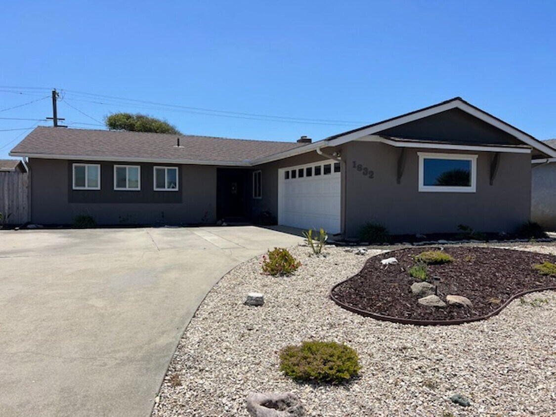 Primary Photo - Updated California Living!