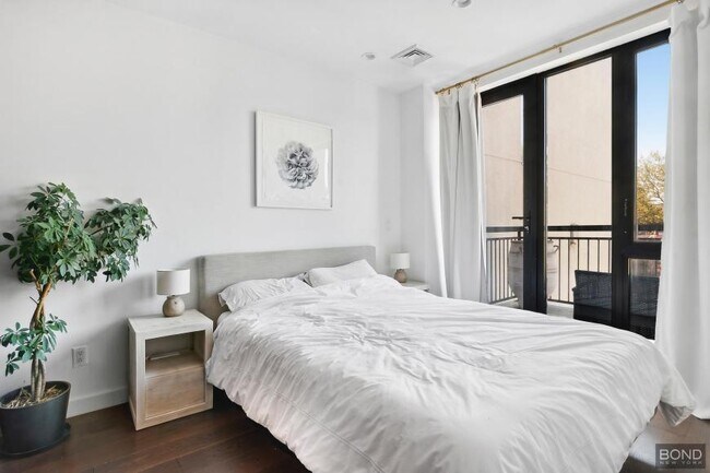 Building Photo - 0 bedroom in Brooklyn NY 11222