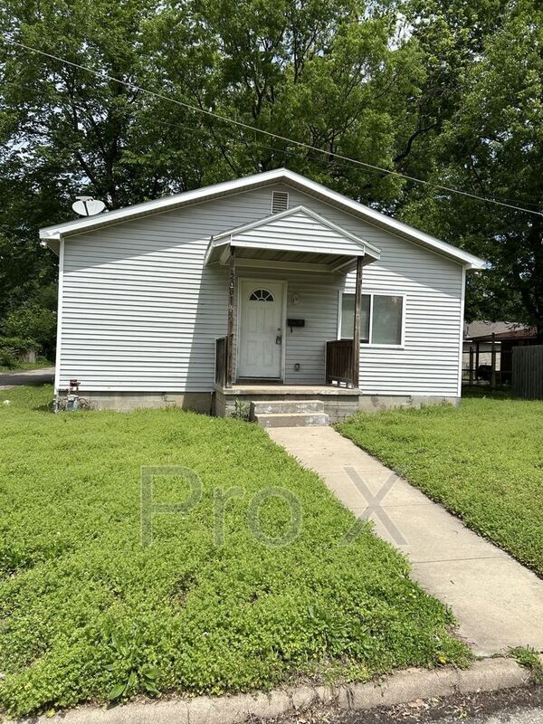 Foto principal - 205 E Kansas St
