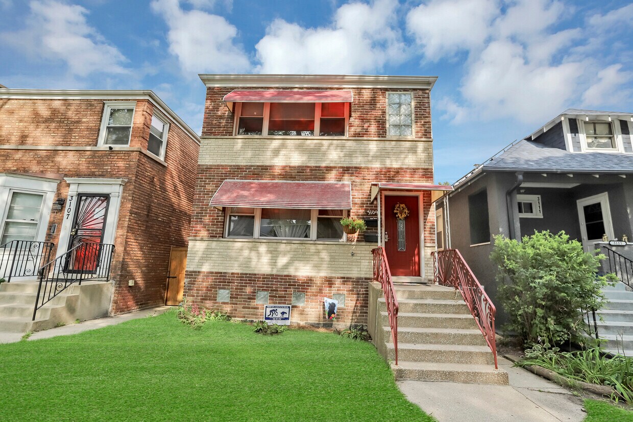 3109 Grove Ave Unit 2, Berwyn, IL 60402 Room for Rent in Berwyn, IL