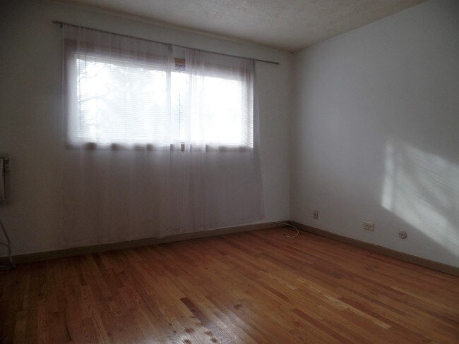 Building Photo - 2200 Arbor Cir