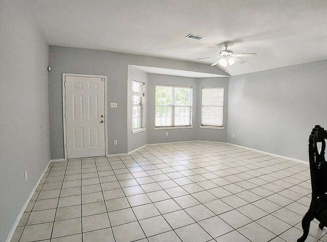Building Photo - 104 Tarango Ln