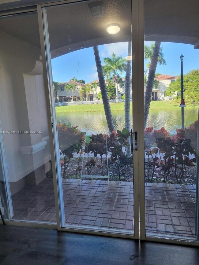 Foto del edificio - 6740 NW 114th Ave