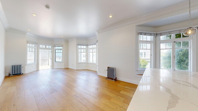 Building Photo - 1305 Lombard St