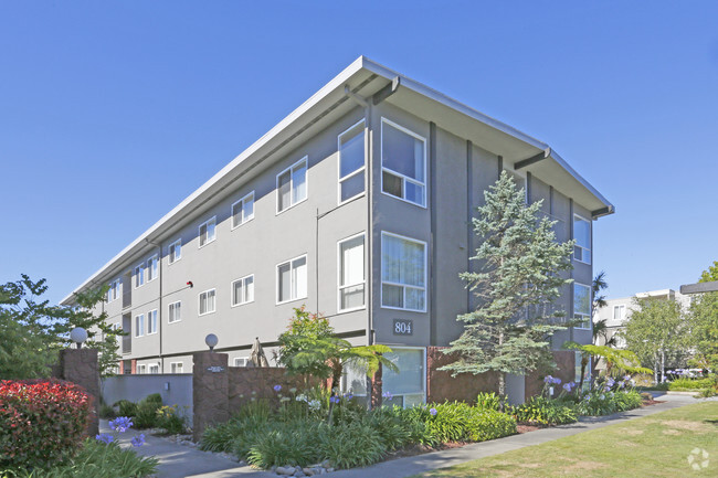 804 Building - East 19th Avenue Apartments