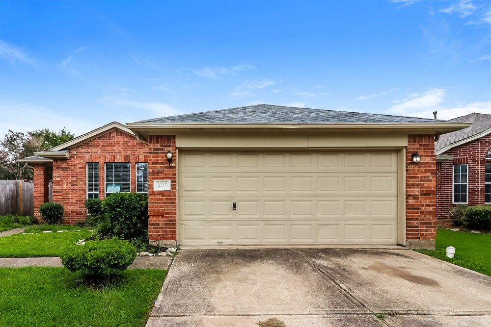 Foto principal - 2115 Beacon Light Ln