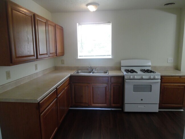 Foto del edificio - Single-family home in Metairie.