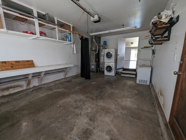 Building Photo - 2621 Undine St