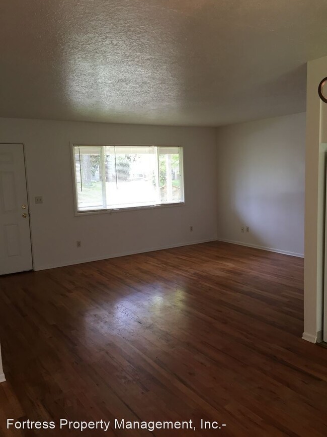 Building Photo - 3 br, 1 bath House - 18949 NE Everett Ct.